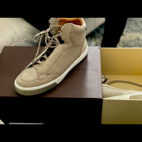Louis Vuitton - Picture 1 of 1